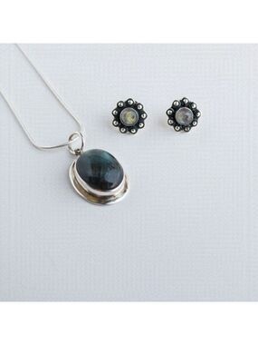 Sterling Silver Necklace Labradorite Pendant Stud Earring Jewelry Set .925